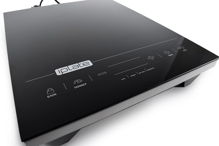 На фото: индукционная плита IPLATE T-24 PRO